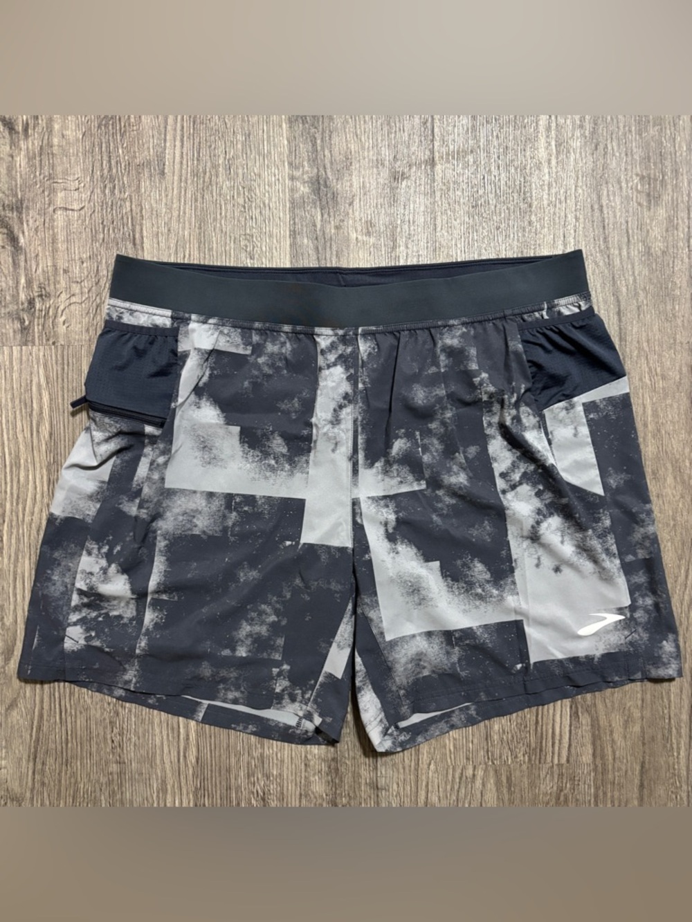 Brooks Sherpa 7" Men's Athletic Running Shorts Black Gray Abstract XL Mesh